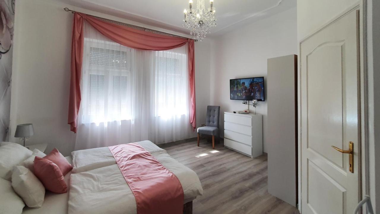 Villa Napsugar Balatonlelle Exterior photo